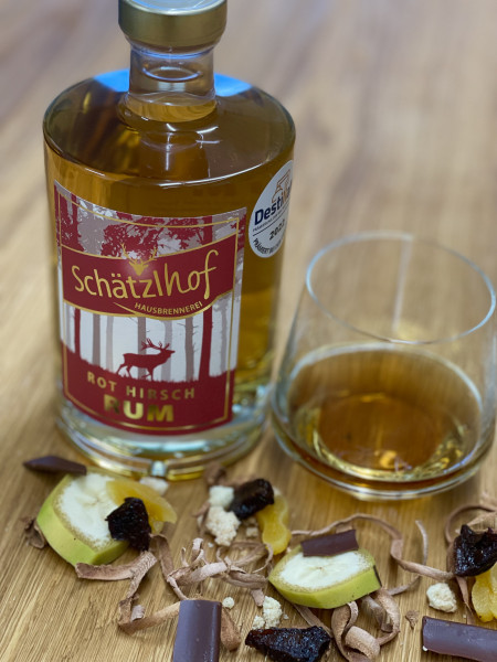 Rot Hirsch Rum 41% Prämiert 2023